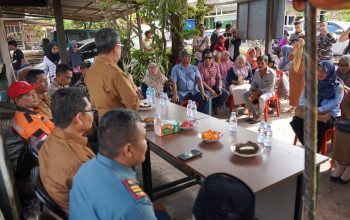 Bupati Kutim Tinjau Lokasi Kebakaran di Sepaso, Salurkan Bantuan untuk 23 KK Terdampak