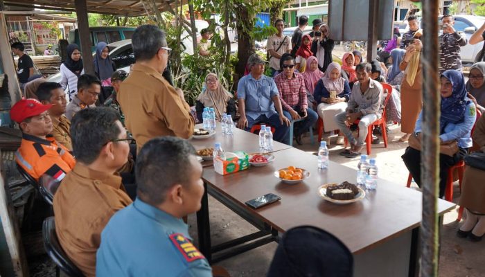 Bupati Kutim Tinjau Lokasi Kebakaran di Sepaso, Salurkan Bantuan untuk 23 KK Terdampak