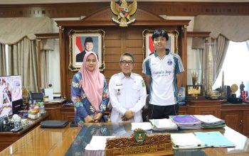 Atlet Voli Muda Kutim Shafa Pandya Sowan ke Bupati, Siap Harumkan Nama Indonesia di Ajang Asia