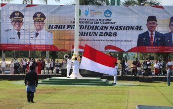 Bupati Ardiansyah Pimpin Upacara Hardiknas 2026, Tekankan Kolaborasi untuk Pendidikan Berkualitas