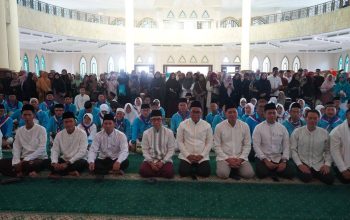 170 Jamaah Haji Kutim Dilepas Penuh Haru, Bupati Ardiansyah: Jaga Niat dan Kesabaran