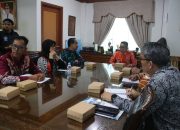 Pemkab Kutim dan PLN Percepat Elektrifikasi Desa Terpencil