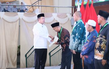 Serahkan Lebih dari 1.000 Sertipikat Tanah Wakaf dalam ICOP 2026, Menteri Nusron Minta Penerima Jadi Pionir Percepatan