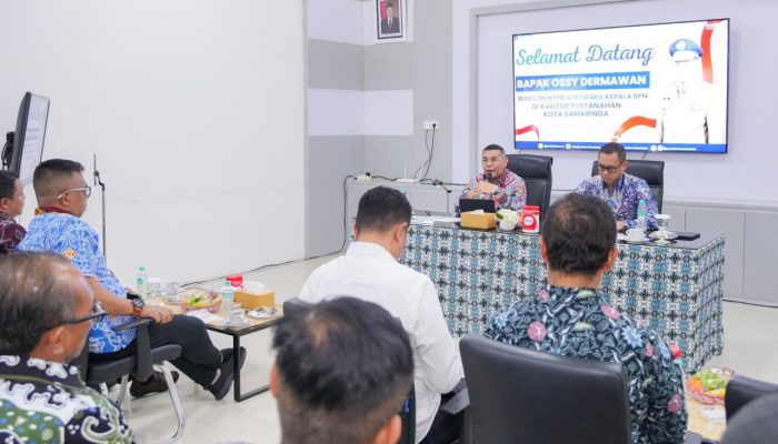 Berikan Pengarahan di Kantah Kota Samarinda, Wamen Ossy: ATR/BPN Harus Jadi Solusi Atas Pembangunan di Kalimantan Timur