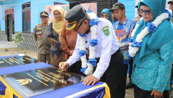 Bupati Kutim Resmikan Sejumlah Fasilitas Publik dan Serahkan Armada Pemadam Perairan di Sangkulirang