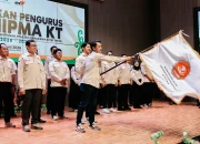 Bupati Kutim Lantik Pengurus IKA HIPMA KT 2026–2030, Dorong Alumni Ambil Peran dalam Pembangunan Daerah