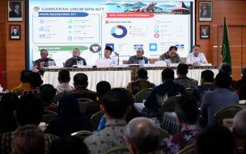 Beri Pengarahan Soal Layanan di Kanwil BPN Provinsi NTT, Menteri Nusron: Gunakan Sudut Pandang Masyarakat
