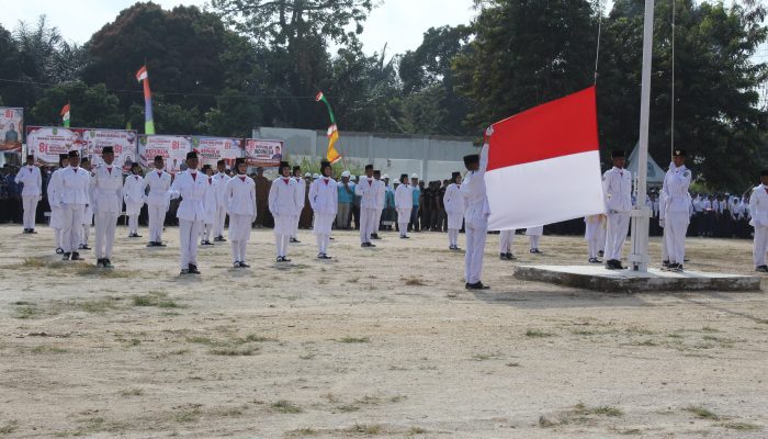 Merah Putih Berkibar di Muara Bengkal, Paskibra Tunaikan Tugas di HUT ke-81 RI