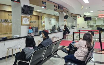 Di Tengah Kesibukan, Warga Manfaatkan PELATARAN untuk Urusan Pertanahan saat Akhir Pekan