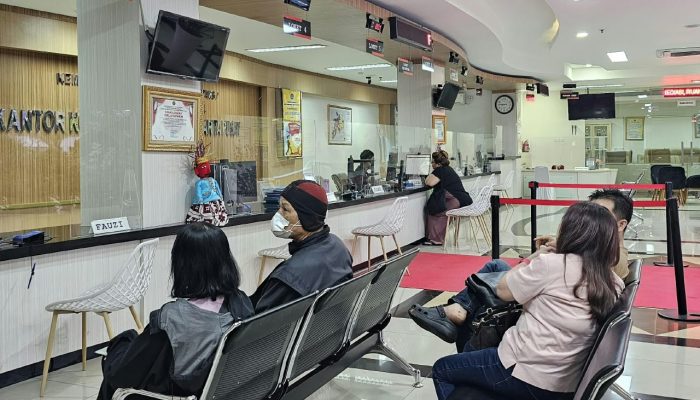 Di Tengah Kesibukan, Warga Manfaatkan PELATARAN untuk Urusan Pertanahan saat Akhir Pekan